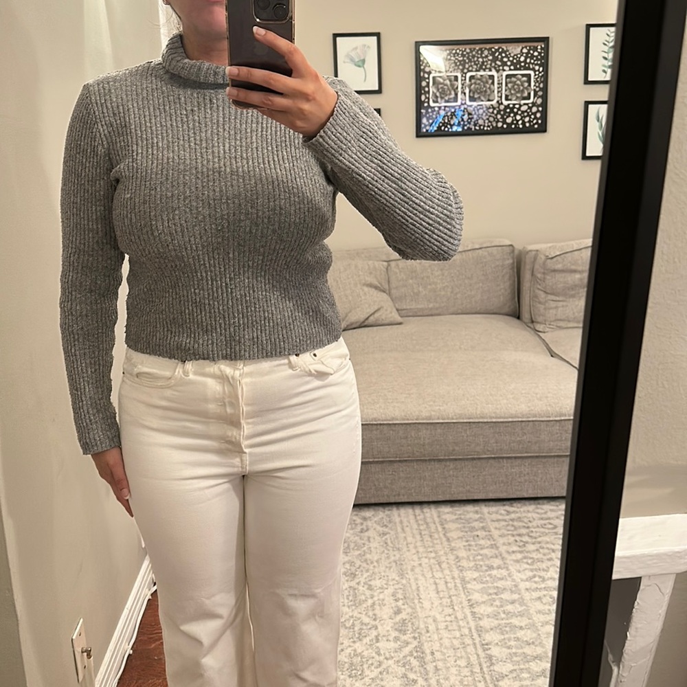 Grey ribbed turtleneck
